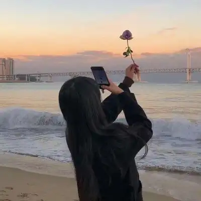 女生头像侧面背影气质 00后女生头像长发唯美侧脸