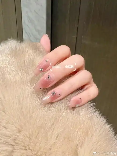 温柔腮红堆钻美甲97又温柔又欲很难不爱啊!|||换了新指甲!